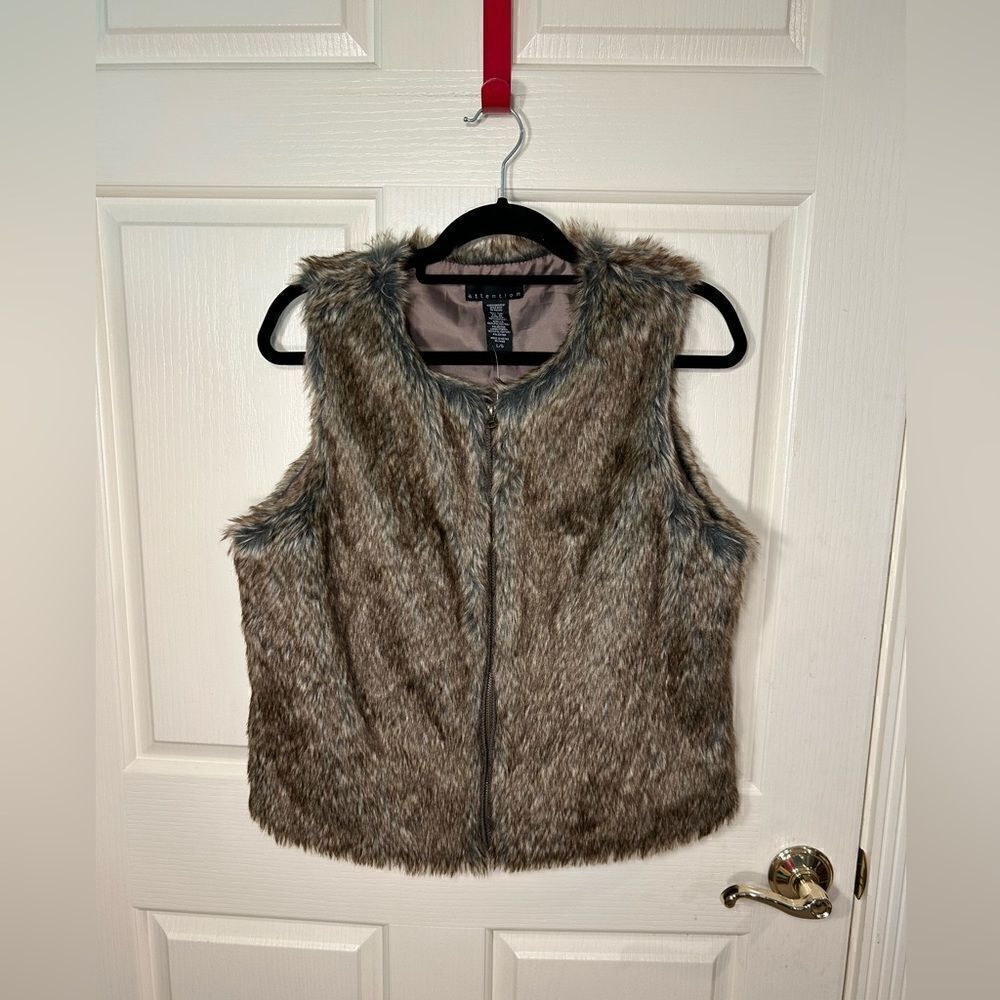 Attention vest 